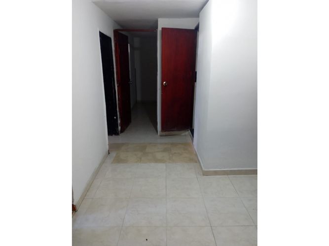 Casa de 7 alcobas en venta en La Milagrosa, Medellín, 162 m² · foto 5 de 17