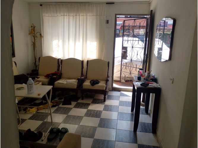 Casa de 7 alcobas en venta en La Milagrosa, Medellín, 162 m² · foto 7 de 17