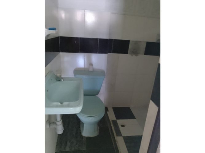 Casa de 7 alcobas en venta en La Milagrosa, Medellín, 162 m² · foto 8 de 17