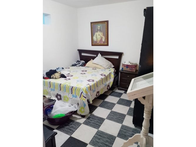 Casa de 7 alcobas en venta en La Milagrosa, Medellín, 162 m² · foto 13 de 17