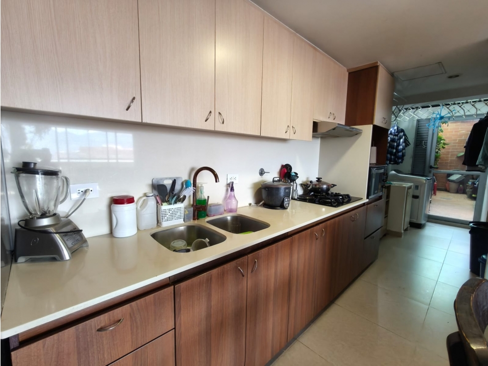 Apartamento en venta en Loma Del Escobero, Envigado · foto 2 de 24
