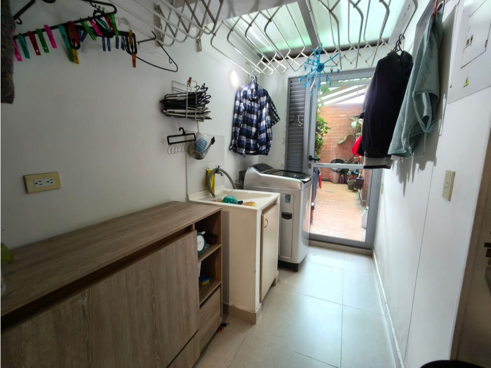 Apartamento en venta en Loma Del Escobero, Envigado · foto 3 de 24