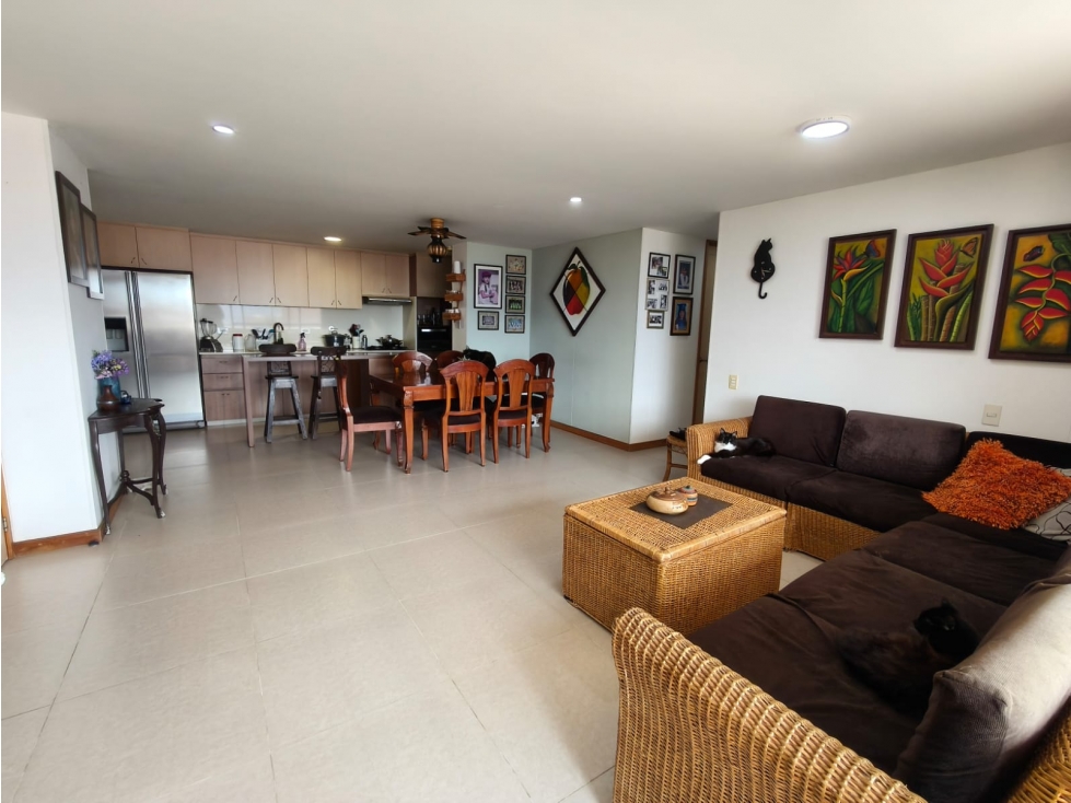 Apartamento en venta en Loma Del Escobero, Envigado · foto 10 de 24