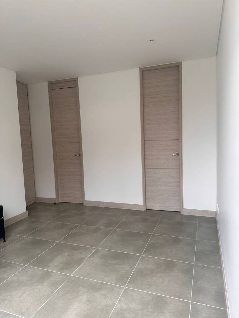 1BR Apartment in El tesoro (67 m²) for Sale - 3