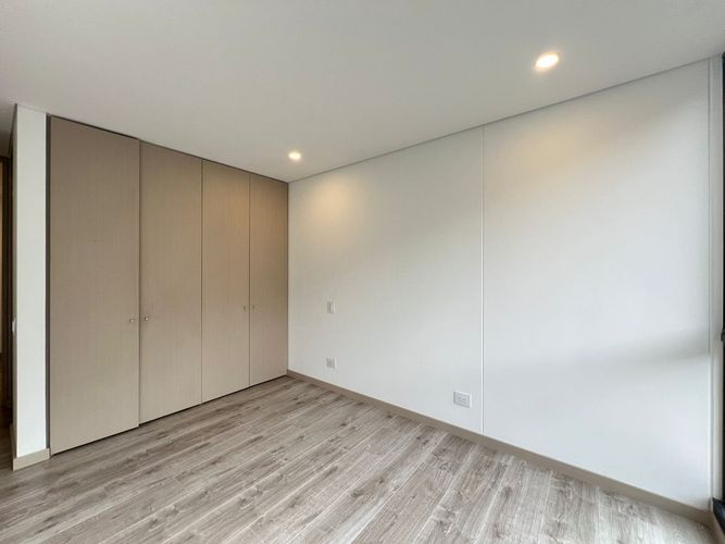 Apartamento de 2 alcobas en arriendo en El Poblado, Medellín, 106 m² · foto 11 de 18
