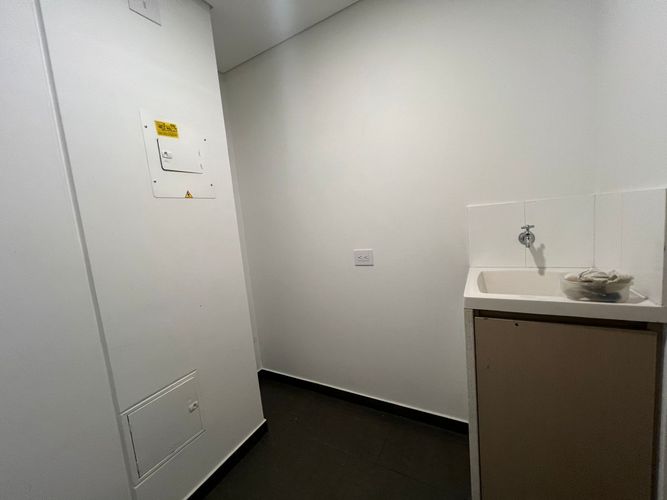 Apartamento de 2 alcobas en arriendo en El Poblado, Medellín, 106 m² · foto 13 de 18