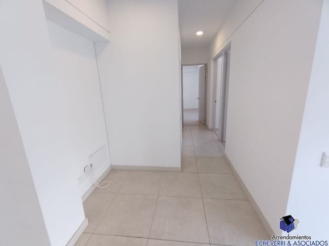 Apartamento de 3 alcobas en arriendo en Zuñiga, Envigado, 70 m² · foto 3 de 9