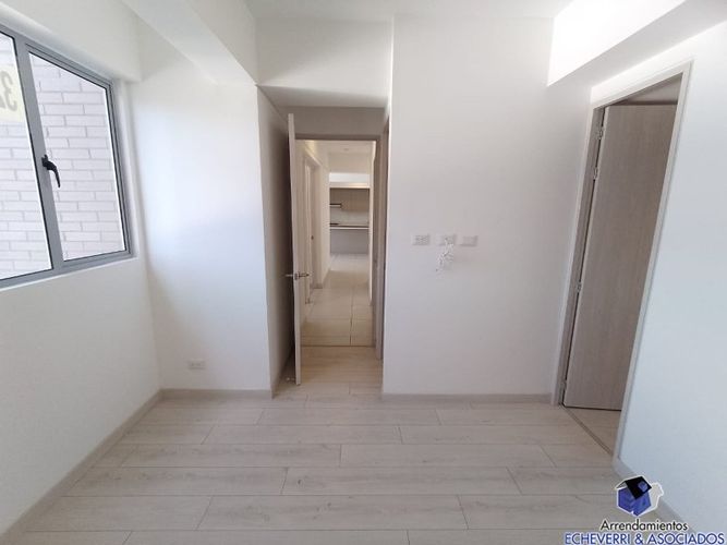 Apartamento de 3 alcobas en arriendo en Zuñiga, Envigado, 70 m² · foto 7 de 9