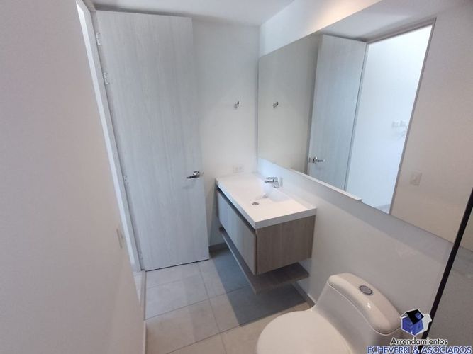 Apartamento de 3 alcobas en arriendo en Zuñiga, Envigado, 70 m² · foto 9 de 9