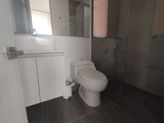 Apartamento de 3 alcobas en arriendo en Loma Del Esmeraldal, Envigado, 103 m² · foto 12 de 15