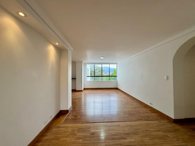 Apartamento de 3 alcobas en arriendo en Urbanización Las Cumbres, Medellín, 160 m² · foto 2 de 20