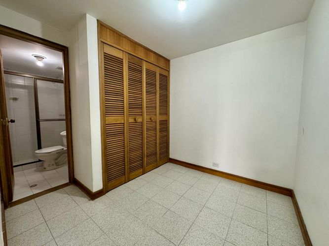 Apartamento de 3 alcobas en arriendo en Urbanización Las Cumbres, Medellín, 160 m² · foto 18 de 20