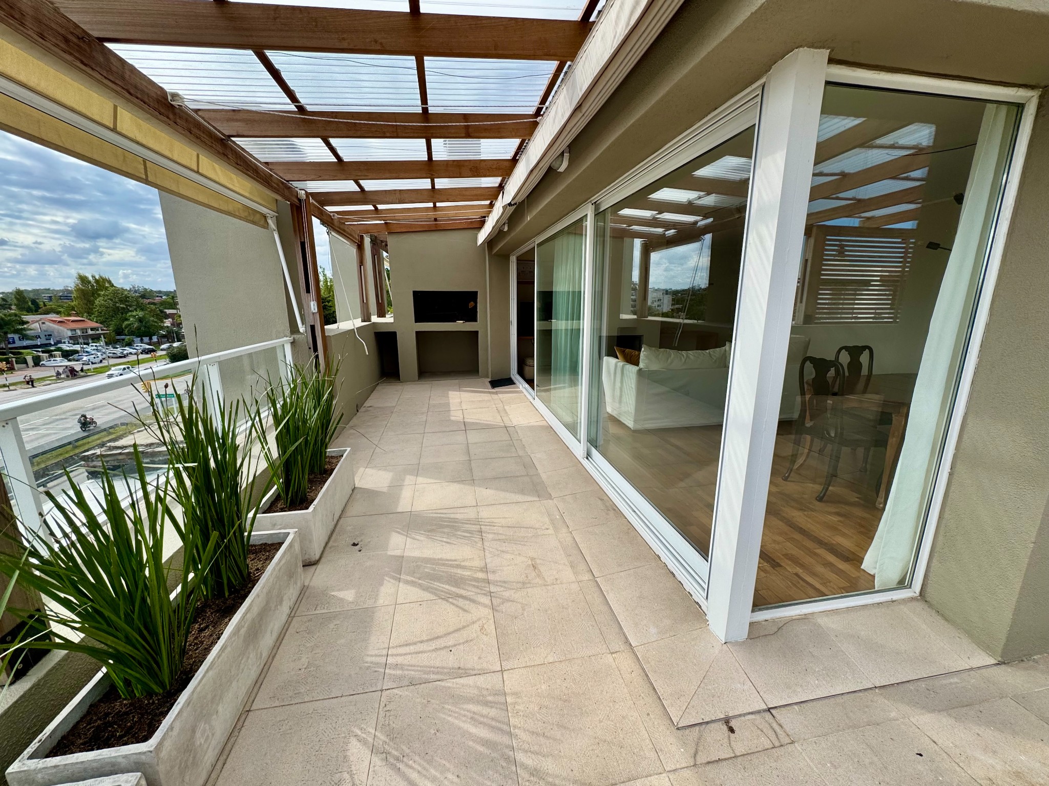 Alquiler penthouse 2 Dormitorios con gran terraza en av de las Américas Parque Miramar