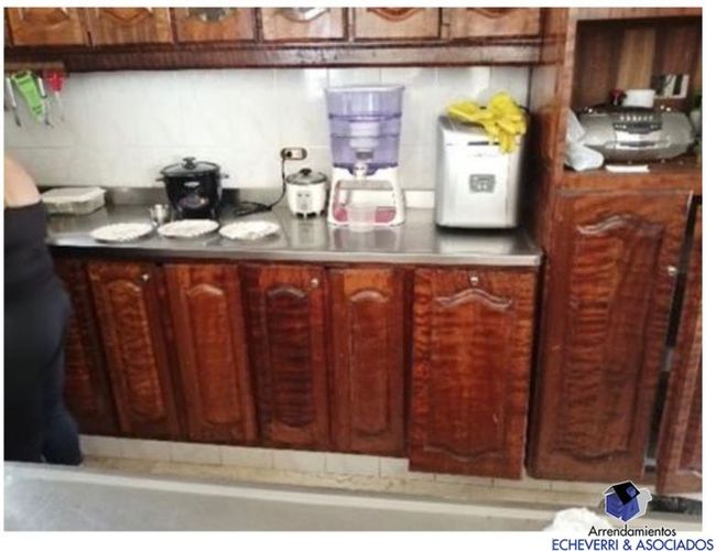 Casa de 4 alcobas en venta en Las Lomitas, Sabaneta, 866 m² · foto 2 de 11