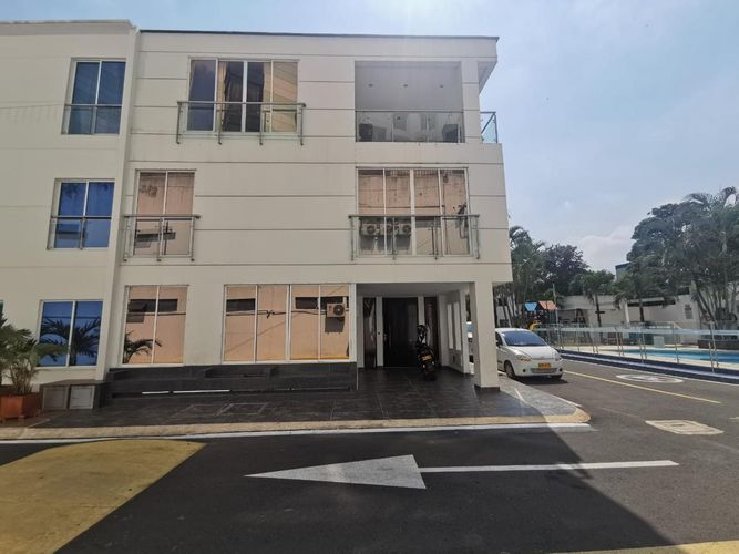 Casa de 6 alcobas en venta en Camino Real - Los Fundadores, Cali, 350 m² · foto 2 de 19