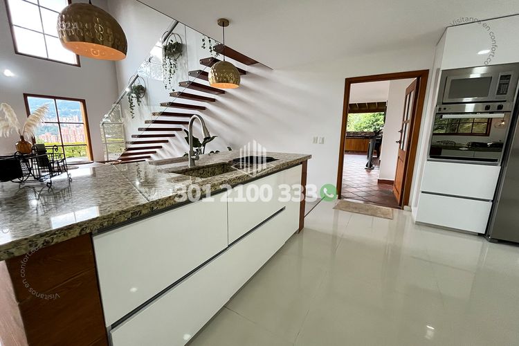 Casa de 3 alcobas en arriendo en La Mina, Envigado, 420 m² · foto 11 de 24
