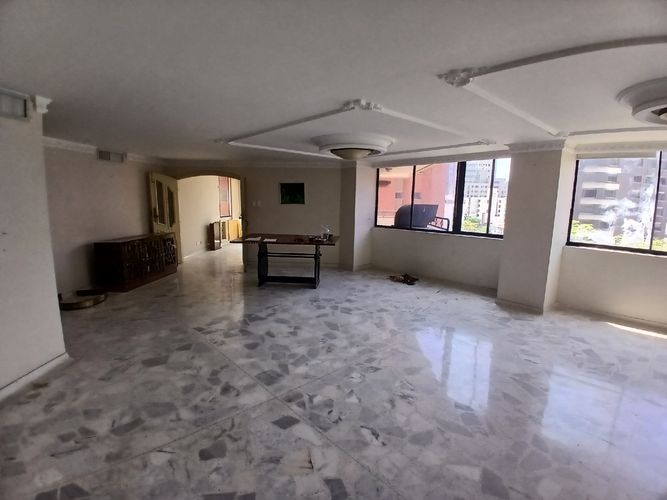 Apartamento de 3 alcobas en venta en Altos Del Prado, Barranquilla, 260 m² · foto 2 de 18