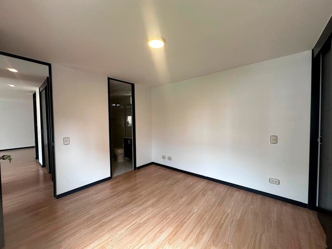 Apartamento de 2 alcobas en arriendo en El Poblado, Medellín, 78 m² · foto 6 de 19