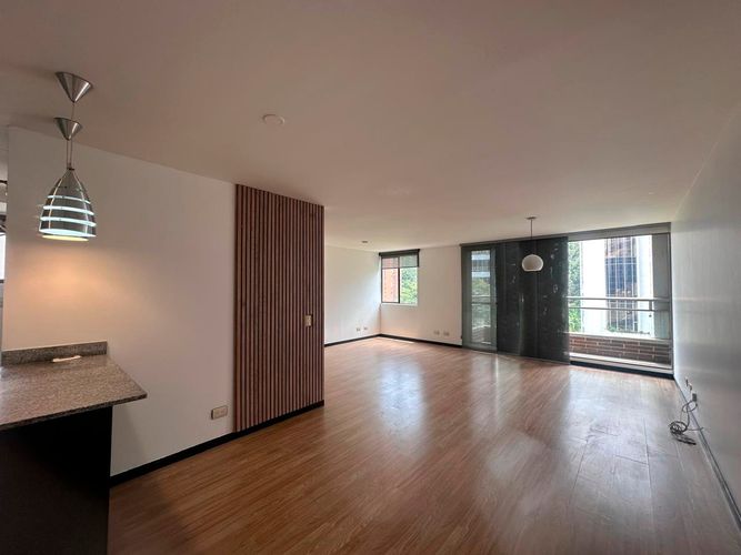 Apartamento de 2 alcobas en arriendo en El Poblado, Medellín, 78 m² · foto 2 de 19