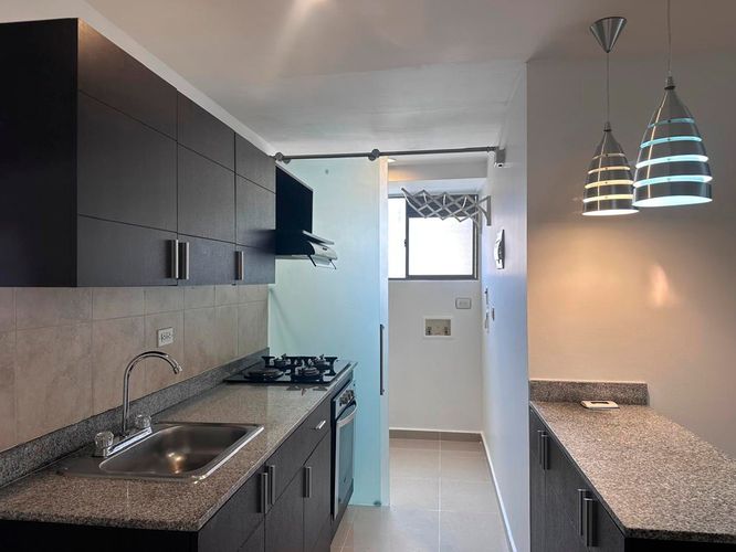 Apartamento de 2 alcobas en arriendo en El Poblado, Medellín, 78 m² · foto 3 de 19