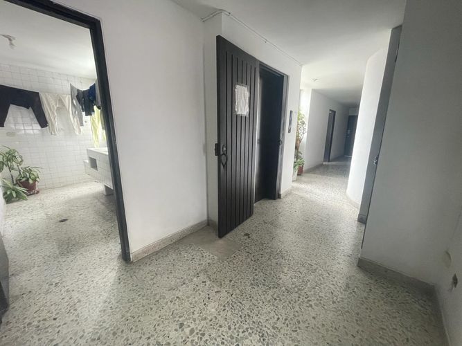 Apartamento de 7 alcobas en venta en Juanambu, Cali, 130 m² · foto 12 de 15