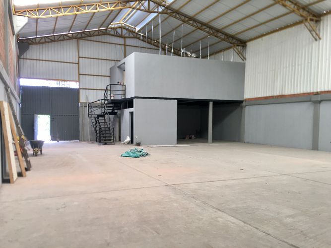Bodega en arriendo en Barcelona, Villavicencio, 330 m² · foto 2 de 5
