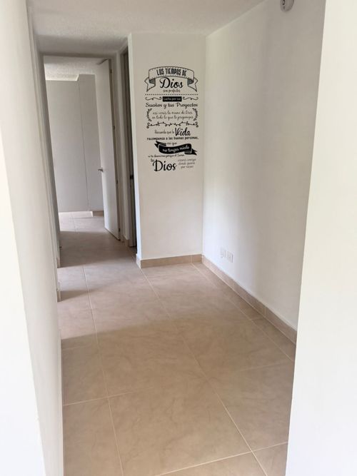 Apartamento de 3 alcobas en venta en El Poblado Ii Etapa, Palmira, 73 m² · foto 9 de 18