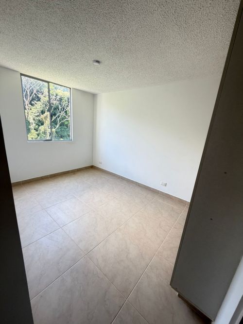 Apartamento de 3 alcobas en venta en El Poblado Ii Etapa, Palmira, 73 m² · foto 14 de 18