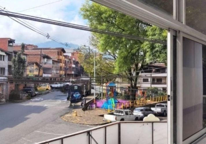 Local en arriendo en La Magnolia, Envigado, 70 m² · foto 2 de 10