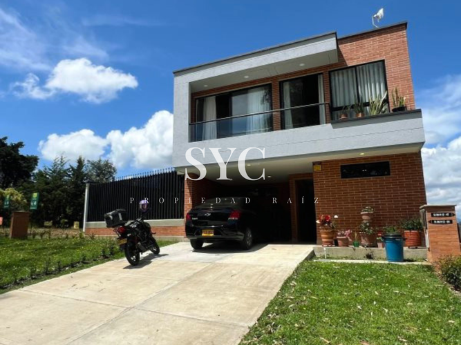 Casa de 4 alcobas en venta en Rionegro, 130 m² · foto 1 de 17