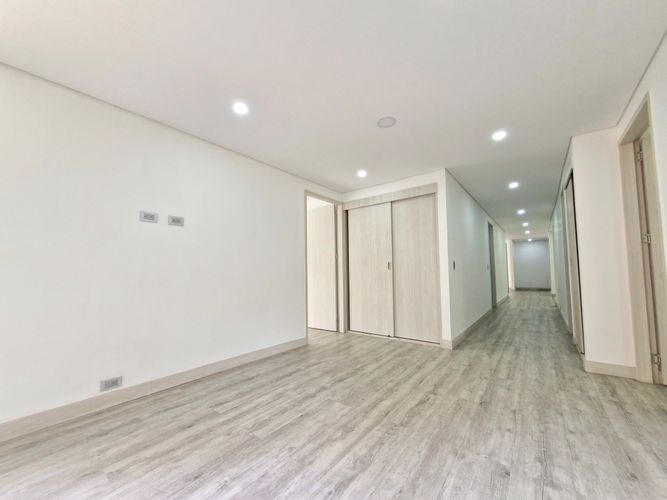 Apartamento de 3 alcobas en venta en Vizcaya, Medellín, 170 m² · foto 2 de 21