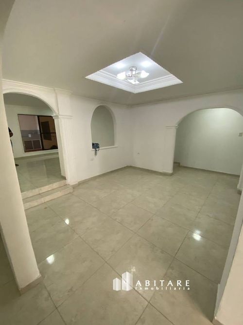 Casa de 4 alcobas en arriendo en Santa Lucia, Cartagena, 403 m² · foto 3 de 10
