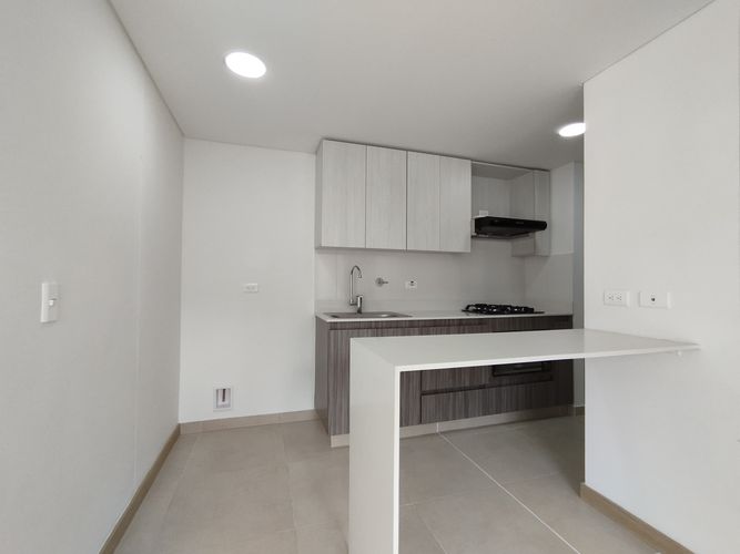 Apartamento de 2 alcobas en arriendo en Camino Verde, Envigado, 66 m² · foto 4 de 20