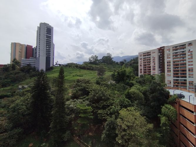 Apartamento de 2 alcobas en arriendo en Camino Verde, Envigado, 66 m² · foto 7 de 20