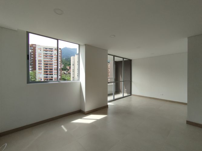 Apartamento de 2 alcobas en arriendo en Camino Verde, Envigado, 66 m² · foto 8 de 20