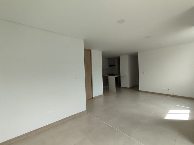 Apartamento de 2 alcobas en arriendo en Camino Verde, Envigado, 66 m² · foto 9 de 20