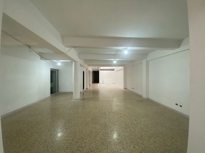Local en arriendo en Sector Plaza De Bolivar, Pereira, 250 m² · foto 2 de 10