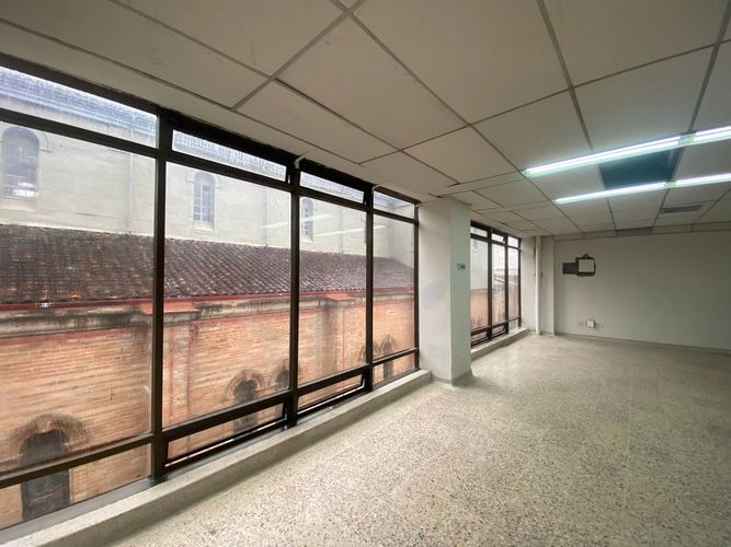 Local en arriendo en Sector Plaza De Bolivar, Pereira, 250 m² · foto 3 de 10