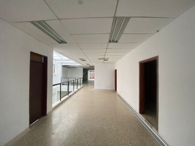 Local en arriendo en Sector Plaza De Bolivar, Pereira, 250 m² · foto 6 de 10