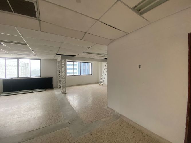 Local en arriendo en Sector Plaza De Bolivar, Pereira, 250 m² · foto 7 de 10