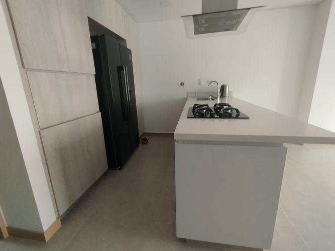 Apartamento de 2 alcobas en arriendo en Loma Del Escobero, Envigado, 83 m² · foto 10 de 12