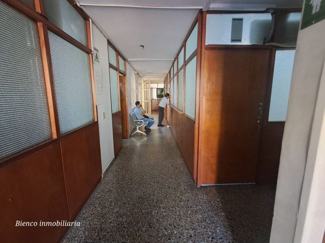 Edificio en arriendo en Garcia Rovira, Bucaramanga, 1300 m² · foto 4 de 16