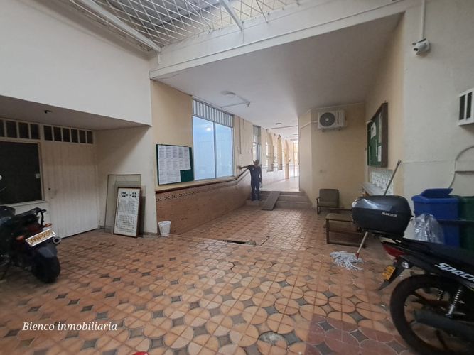 Edificio en arriendo en Garcia Rovira, Bucaramanga, 1300 m² · foto 12 de 16