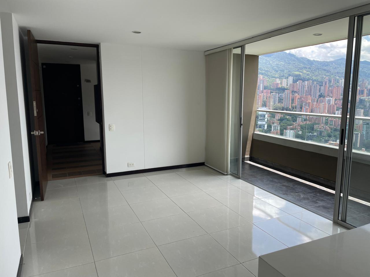 Apartamento en venta en El Poblado, Medellín · foto 2 de 7