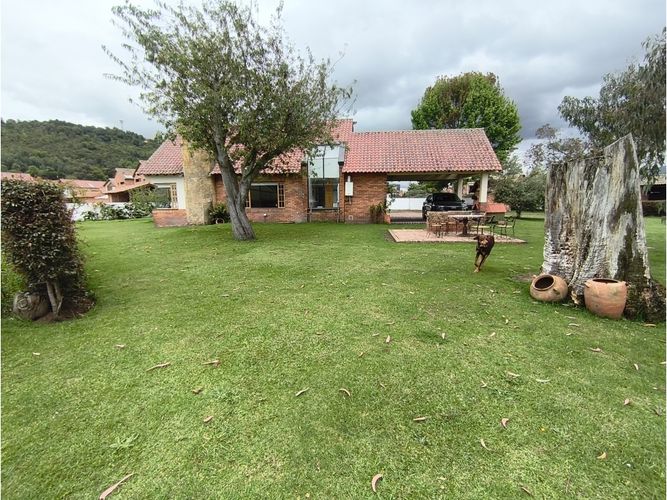 Casa de 4 alcobas en venta en San Jose De Bavaria, Bogotá, 350 m² · foto 8 de 24