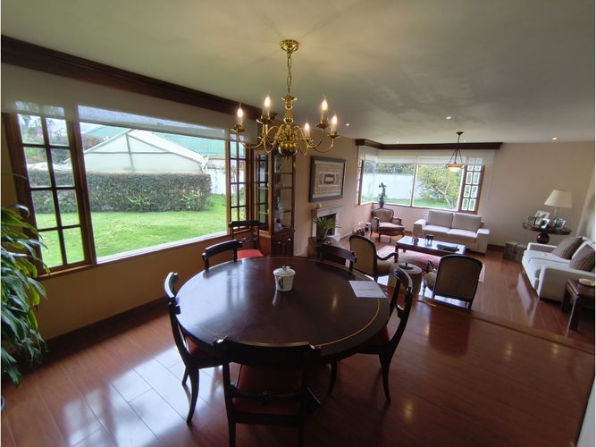 Casa de 4 alcobas en venta en San Jose De Bavaria, Bogotá, 350 m² · foto 23 de 24