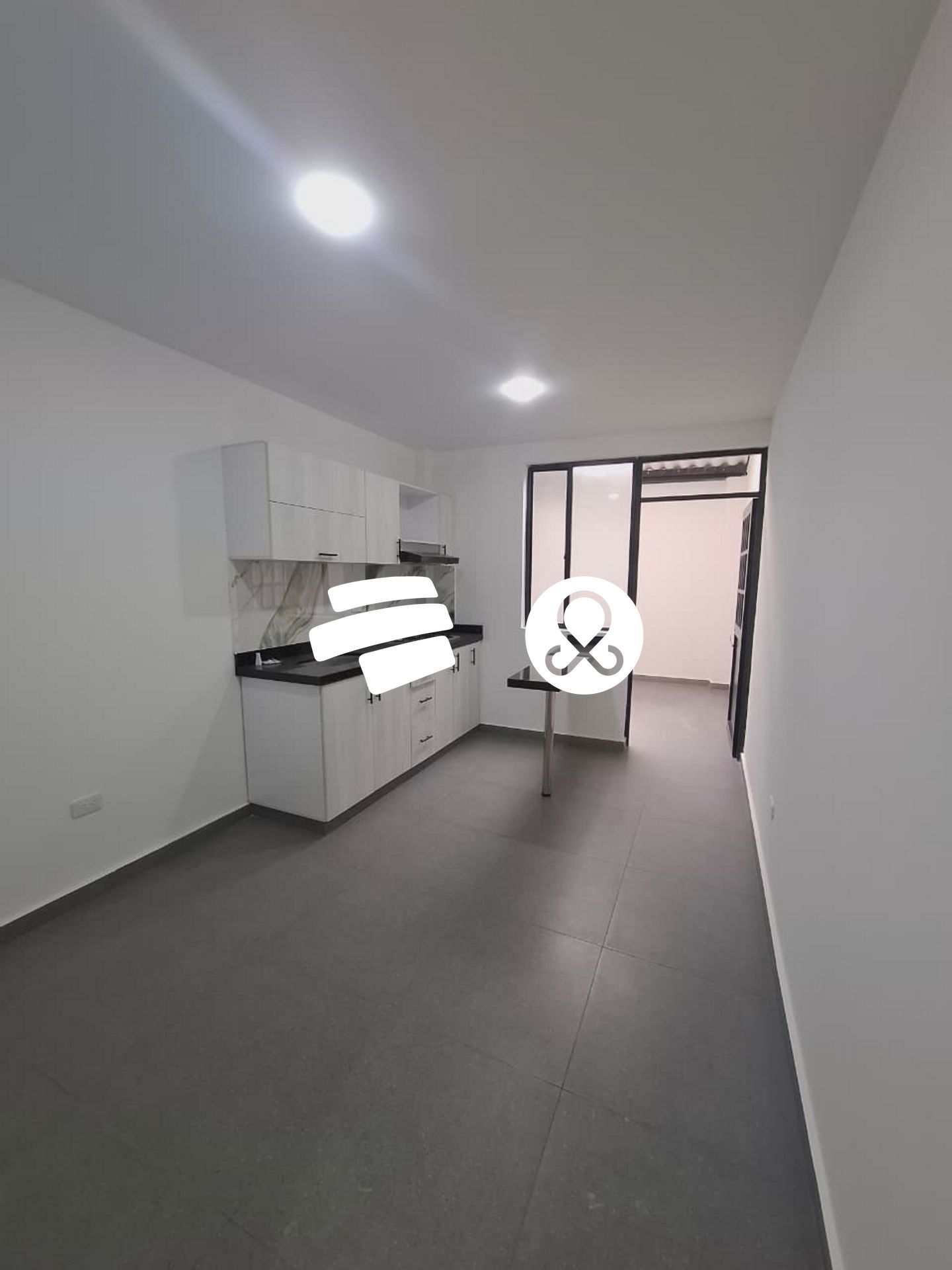 Casa en venta en Villa Elisa, Bogotá · foto 2 de 24