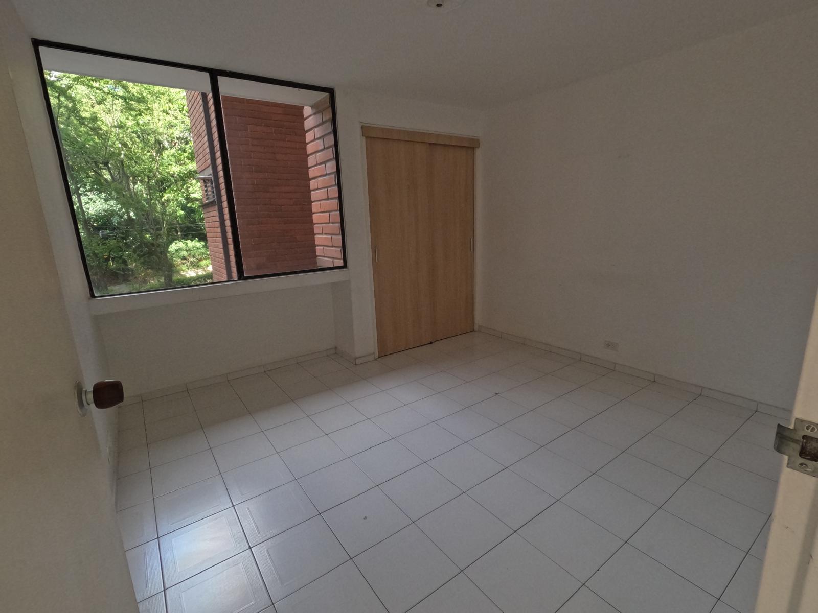 Apartamento en venta en El Portal, Envigado · foto 6 de 10
