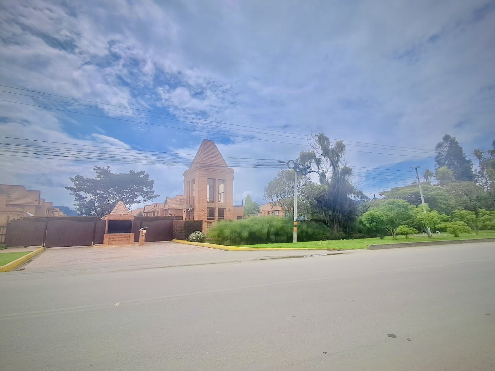 Casa en venta en Vda Canelon, Cajicá · foto 3 de 24