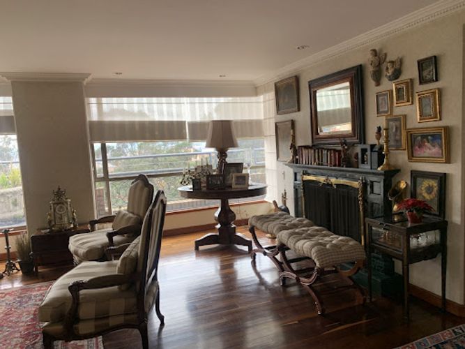 Apartamento en venta en Los Rosales, Bogotá · foto 2 de 24